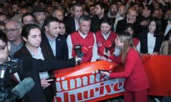 Özgür Özel, Kadıköy'deki Cumhuriyet Yürüyüşü öncesi konuştu: 'Bize ne büyük bir emanet bıraktıkları her geçen gün daha iyi anlaşılıyor'