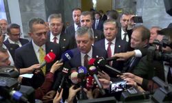 Özgür Özel'den Akın Gürlek'e: 'Tapuların istenmesine karşı çıkmasıyla tapuların gerçekliği zımnen kabul edilmiştir'