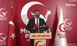 Remzi Çayır, ağzını bantladı, dövizlerle hükümeti protesto etti: Akmatik, her şeyi kurutuyor, temizliyor