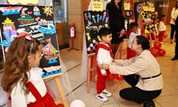 Selçuk'ta Cumhuriyet coşkusu çocukların sürpriziyle başladı