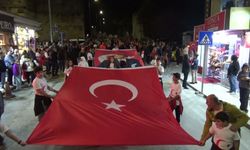 Sinop'ta cumhuriyet bayramı kutlamaları dolayısıyla fener alayı düzenlendi
