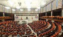TBMM Genel Kurulu... YENİ Partili Konuralp: 'Asıl skandal, fon vurgununu önleyebilecek olanların müdahale etmemesi'