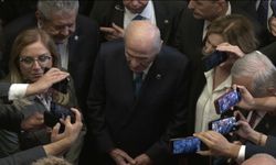 TBMM'de yeni yasama yılı açılış resepsiyonu: Resepsiyona YENİ Parti ve CHP'liler katılmadı, Müsavat Dervişoğlu Kurtulmuş'u tebrik edip hemen ayrıldı