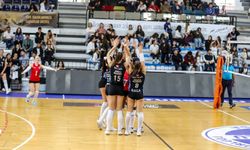 Turgutlu Belediyesi Kadın Voleybol Takımı, yeni sezona galibiyetle başladı
