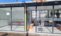 Turgutlu Belediyesi'nden servis bekleme duraklarında temizlik çalışması