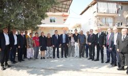 Ümit Özdağ, Denizli'de bir dizi ziyarette bulundu, üniversite öğrencileriyle bir araya geldi