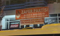Ümit Özdağ'dan Düzce'de pankartın kaldırılmasına tepki: Evlatlarımızın katillerine af yok demek suç mu oldu?