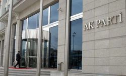 AKP 3 isim hakkında tazminat davası açtı