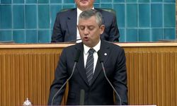 YENİ Parti Grup Toplantısı... Özgür Özel: 'Atayan AK Partili, atanan AK Partili, soyan AK Partili, soyulan da AK Partili, hakkını arayan da YENİ Partili'