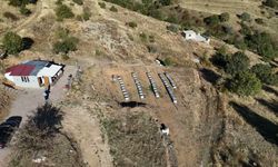Yozgat'ta 85 yaşındaki kadın arıcı kayınbabasından kalan sepetlerde bal üretimini sürdürüyor