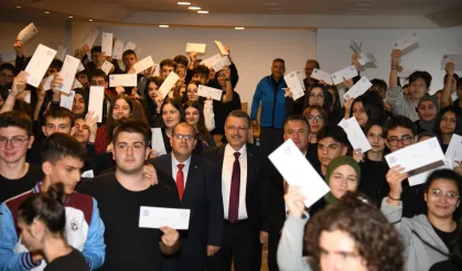 Trabzon Büyükşehir’den 10 bin öğrenciye dijital eğitim desteği