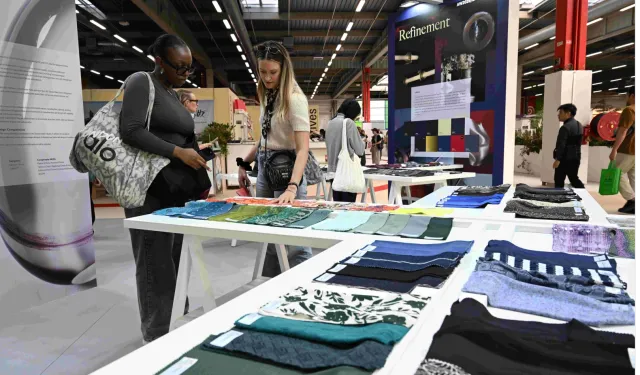 Bursa kumaşları Paris’te genç tasarımcılarla küresel vitrinlerde parladı