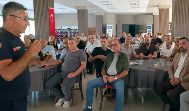 Kocaeli muhtarlarına üç boyutlu eğitim