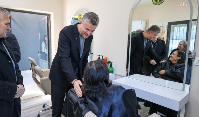 Buca Belediye Başkanı Duman, Çınarlar Buluşma Noktası'nda vatandaşlarla buluştu