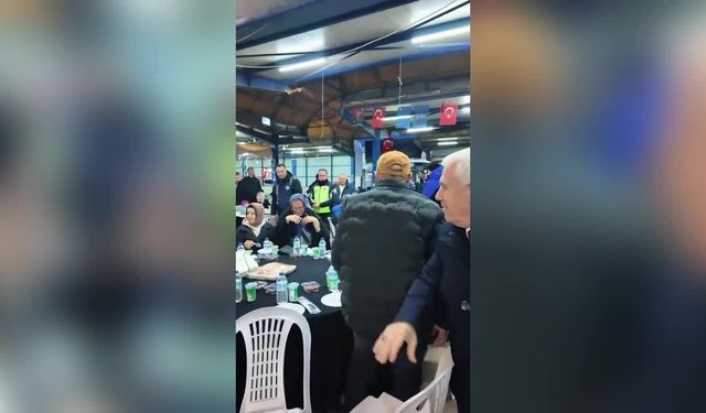 Bursa Büyükşehir Belediye Başkanı Bozbey, Karacabey'de vatandaşlar ile bir araya geldi