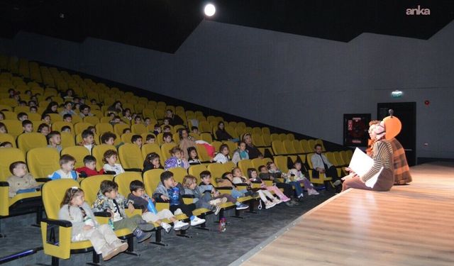 Konyaaltı'nda çocuklar tiyatro etkinliğinde eğlendi