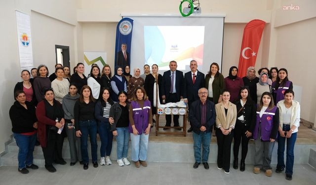 Adana'nın Karataş ilçesindeki kadınlar, balık ağı üretimi ile ekonomik kazanç sağlayacak