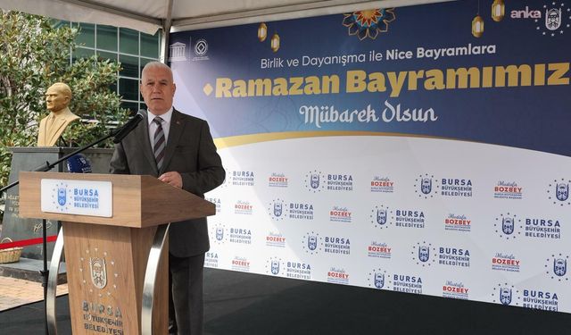 Bursa Büyükşehir Belediye Başkanı Bozbey, Büyükşehir Belediyesi çalışanlarıyla bayramlaştı