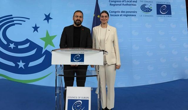 CHP Strazburg Birliği'nden Üsküdar Belediye Başkanı Sinem Dedetaş'a tebrik