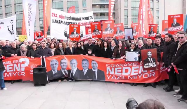 İddianamesi hazırlanmayan tutuklu 5 belediye başkanı için Çağlayan'da eylem... Özgür Çelik: 'Kazanamadıkları belediyelere çökmeye çalıştılar'