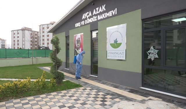 Osmangazi Belediyesi ekiplerinden kreşlerde ilaçlama ve dezenfeksiyon çalışmaları