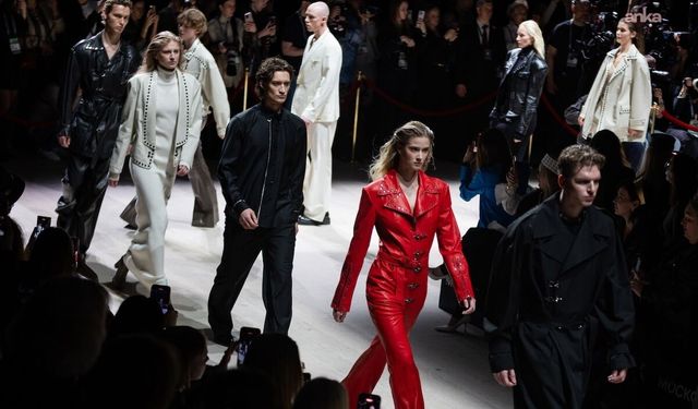 Tasarımcı Emre Erdemoğlu Moskova Moda Haftası'nda dikkatleri üzerine çekti