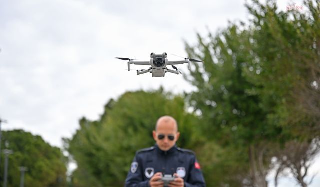 Antalya Büyükşehir Belediyesi'nden Konyaaltı sahilinde dronlu denetim
