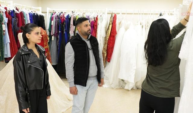 Bayraklı'da evlenecek çiftlere gelinlik ve damatlık desteği