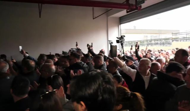 Bursa Büyükşehir Belediyesi Başkan Vekili seçimi öncesi gerginlik... İl Başkanı Nihat Yeşiltaş: 'Bu seçim meşru değildir. Aday çıkarmayacağız. Burayı terk ediyoruz'