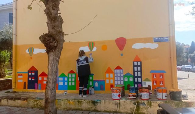 Efeler Belediyesi, parklara renk katıyor