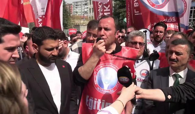 Eğitim-İş'in oturma eylemi devam ediyor... İYİ Partili Taşcı: 'Çocuklardan katil üreten, çocukları katilleştiren bir düzeni organize bir şekilde inşa ettiniz çeyrek asırda'