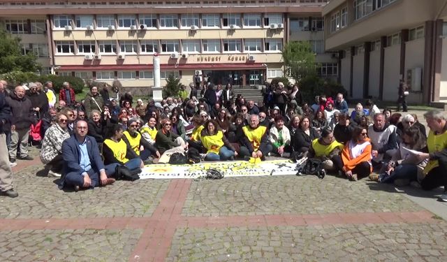 Eğitim Sen üyeleri Sinop'ta oturma eylemi başlattı: Yitip giden canların sorumlusu iktidar ve MEB'dir