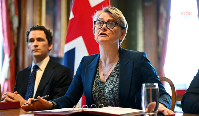 İngiltere Dışişleri Bakanı Cooper: 'İran'ın Hürmüz Boğazı tutumu, küresel ekonomiyi tehdit ediyor'