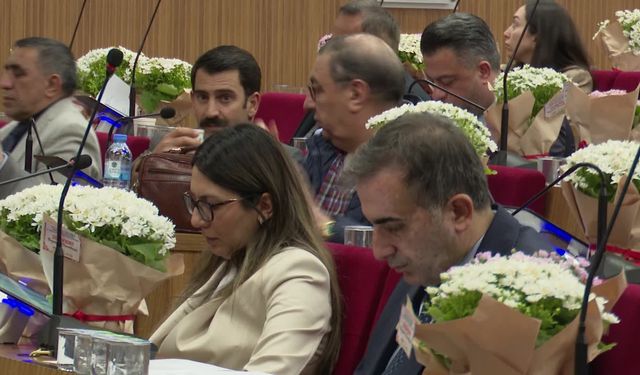 İzmir Büyükşehir Meclisi'nden okul saldırılarına ortak tepki