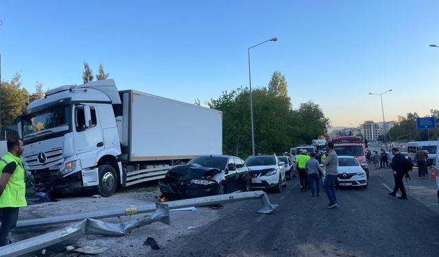 İzmir'de 3 kişinin yaşamını yitirdiği kazada tırı işleten lojistik firmasının yetkilisi tutuklama talebiyle hakimliğe sevk edildi