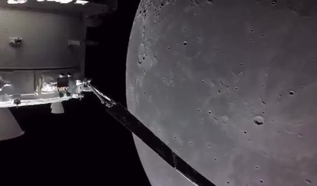 NASA'nın Artemis II mürettebatı, Ay'ın Dünya'ya en uzak mesafesine ulaştı