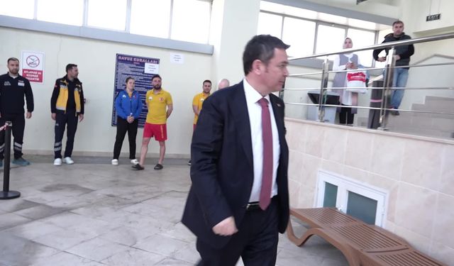 Osmangazi'de 23 Nisan coşkusu, Yüzme Şenliği ile yaşanıyor