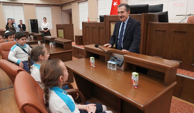 Tepebaşı Belediye Başkanı Ataç, ilkokul öğrencilerine belediye çalışmalarını anlattı