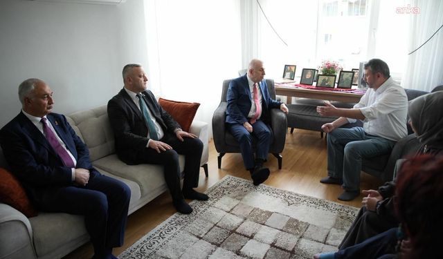 Ümit Özdağ'dan, ehliyetsiz sürücünün çarpması sonucu ölen 16 yaşındaki Zeynep Nas'ın ailesine başsağlığı ziyareti