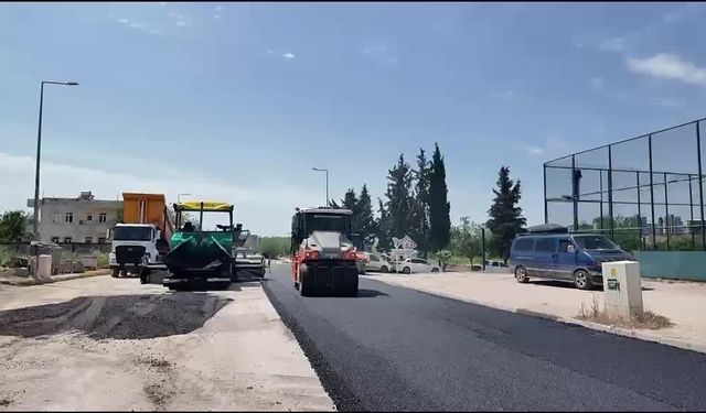 Adıyaman Belediyesi, Karaali Caddesi'nde asfalt serim çalışmalarına başladı