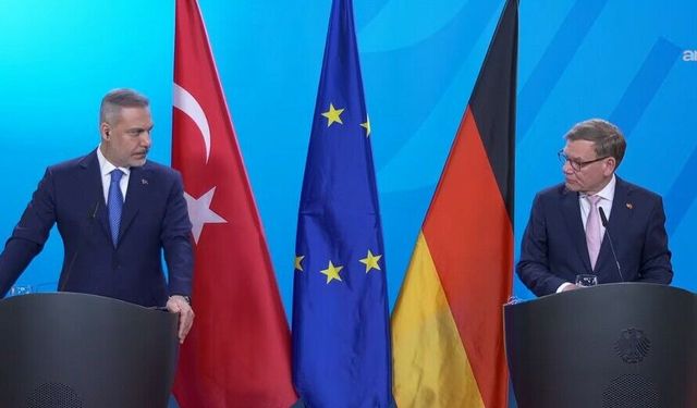 Almanya hükümeti, Türkiye'nin Avrupa Birliği'ne yakınlaşmasını destekliyor