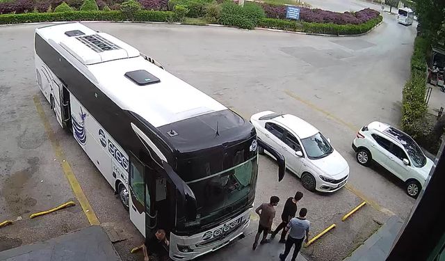 Antalya Otogarı'nda usulsüz taşınan yaklaşık 1 ton yoğurt imha edildi