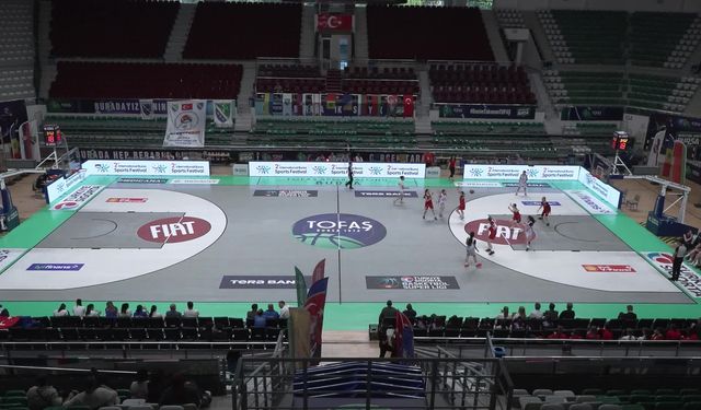 Bursa'da 'Kardeş Şehirler U16 Kızlar Basketbol Turnuvası' tamamlandı