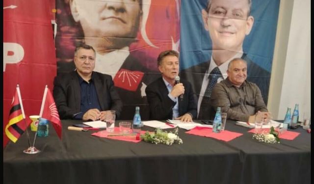 CHP Giessen Birliği'nin 'Cumhuriyet' konulu paneli yoğun ilgi gördü