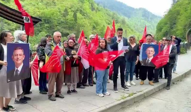 CHP Kurultayı'na iptal kararı Çamlıhemşin'de protesto edildi
