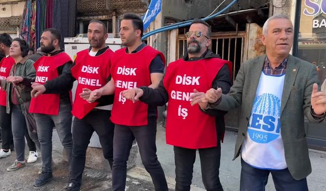 Hakkari'de 1 Mayıs halaylarla kutlandı