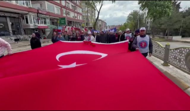İYİ Parti Genel Başkanı Dervişoğlu, 1 Mayıs'ı Edirne'de işçilerle kutladı: 'Hayatımın sonuna kadar yanınızda olacağım'