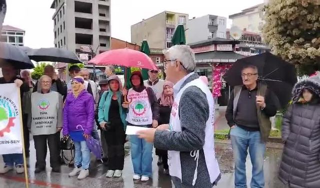 Rize'nin Pazar ilçesinde emeklilerden iktidara tepki: Her emekli aylığına derhal 20 bin TL seyyanen zam yapılmalıdır