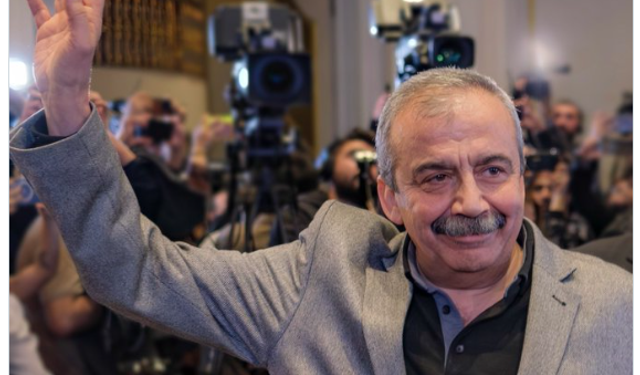 Selahattin Demirtaş, Sırrı Süreyya Önder'i ölümünün birinci yılında andı