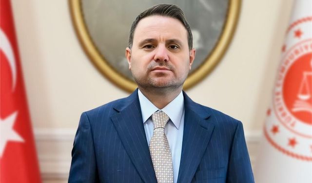 Adalet Bakanı Gürlek: 'Biri 10 ve diğeri 12 yıldır aydınlatılamayan iki vahşi cinayetin failleri tespit edilerek adalete teslim edilmiştir'